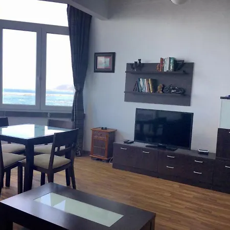 Oceanfront Flat Ii By Canary365